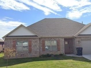851 Petit Jean St, Prairie Grove, AR 72753