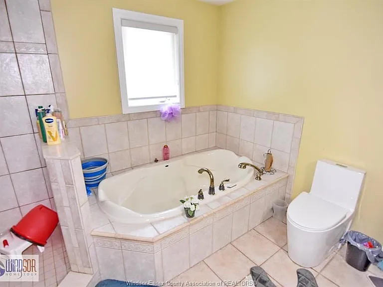 4305 Casgrain Dr #UPPER — Photo 35