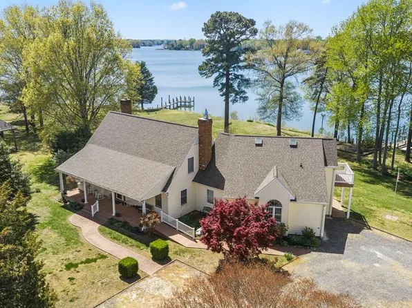 358 Peaceful Harbor Ln, Coles Pt, VA 22442