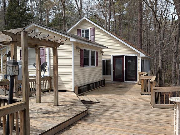 2nd image of 705 Deer Run Rd