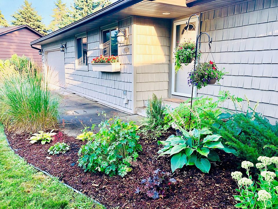 Front yard gardens
