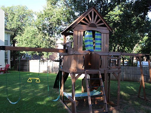 2nd image of 7605 Oak Knoll Dr