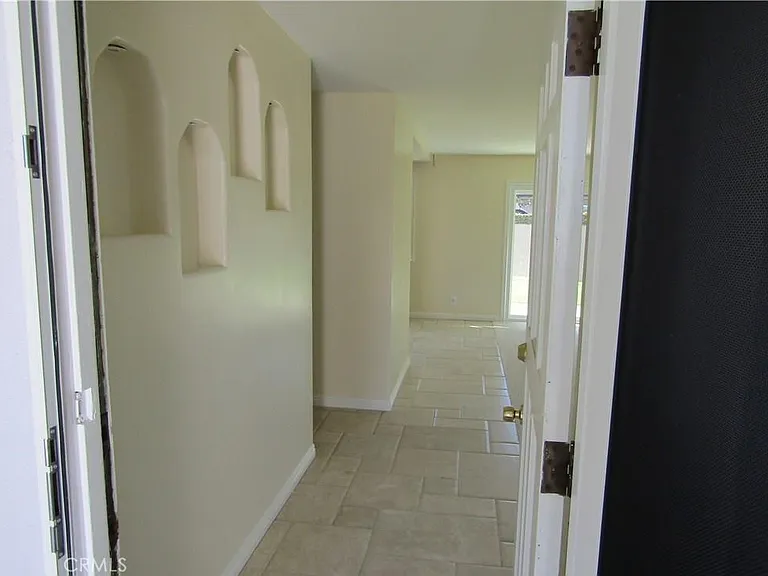 8901 Shore Cir — Photo 2