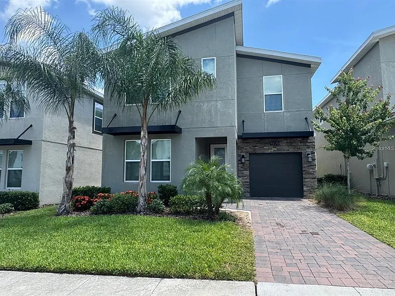 9235 Sommerset Hills Dr — Photo 1