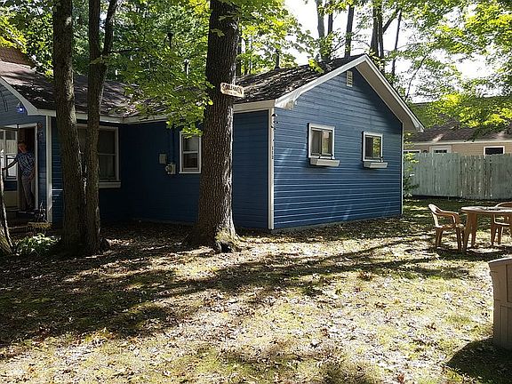 2nd image of 112 15th St