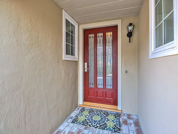 2nd image of 1047 Lassen Dr