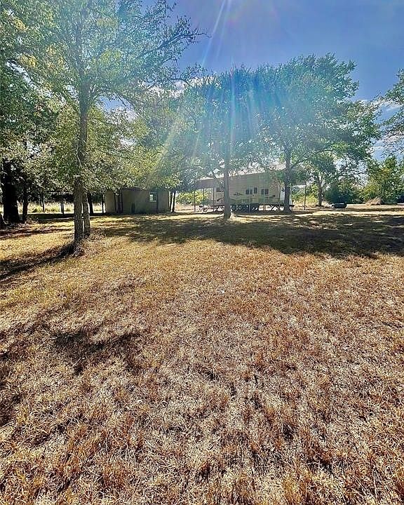2nd image of 803 Woodvine Ln
