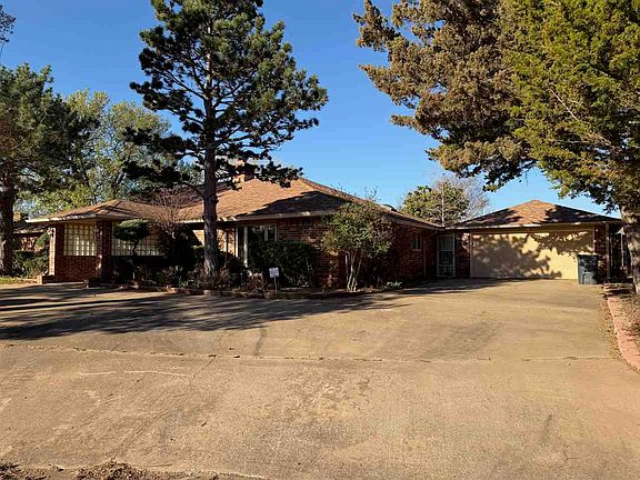 3rd image of 2808 NE Bel Air Cir