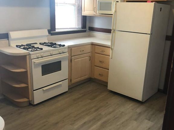 5th image of 4916 Gresham St #2F