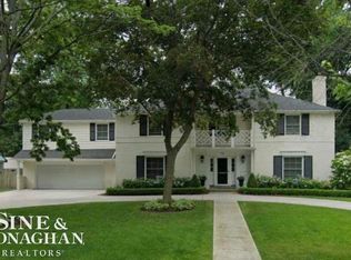 95 Lewiston Rd, Grosse Pointe Farms, MI 48236