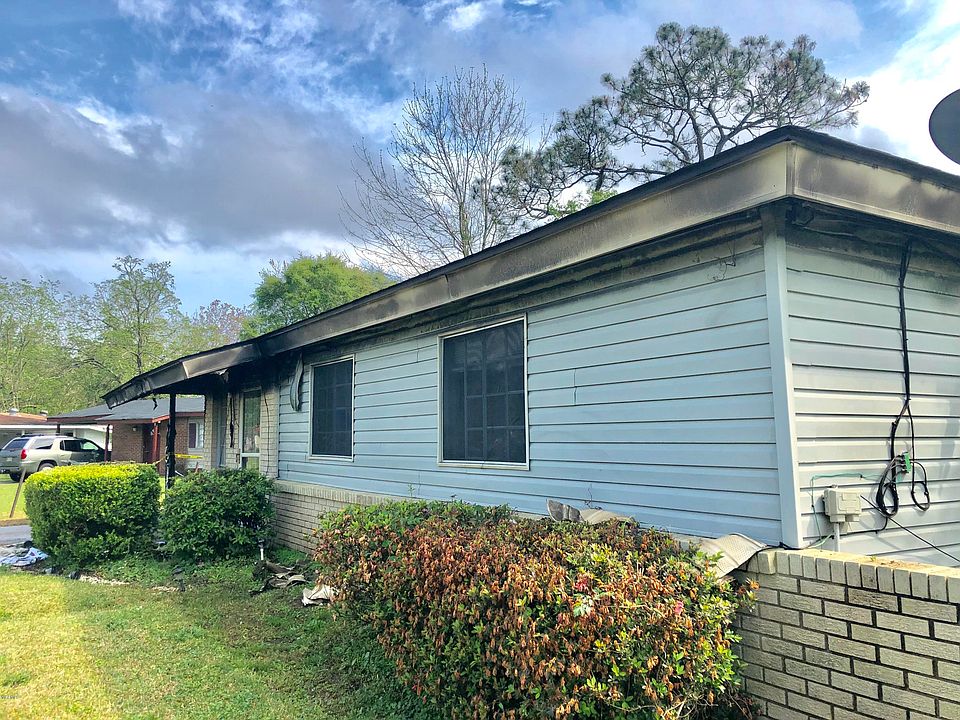 2nd image of 3913 Sierra Dr