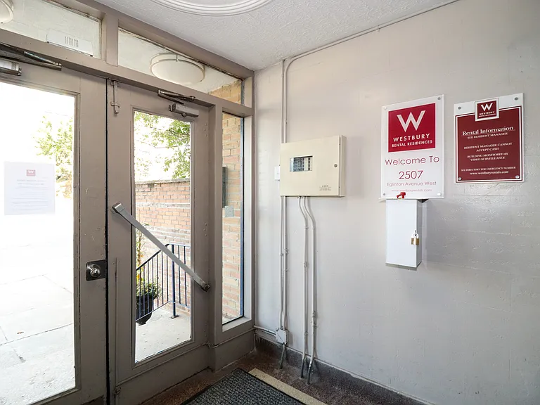 2507 Eglinton Ave W — Photo 3
