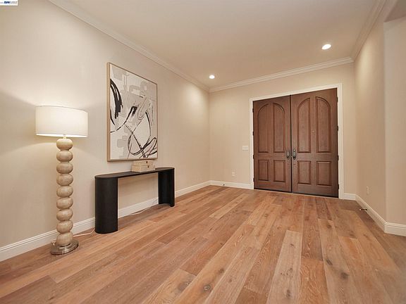 3rd image of 2109 Elderberry Dr