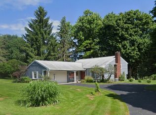 25 Saxony Rd, Pittsford, NY 14534