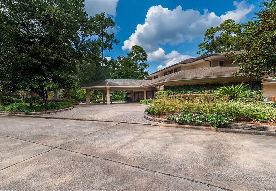 Stunning curb appeal on a corner lot