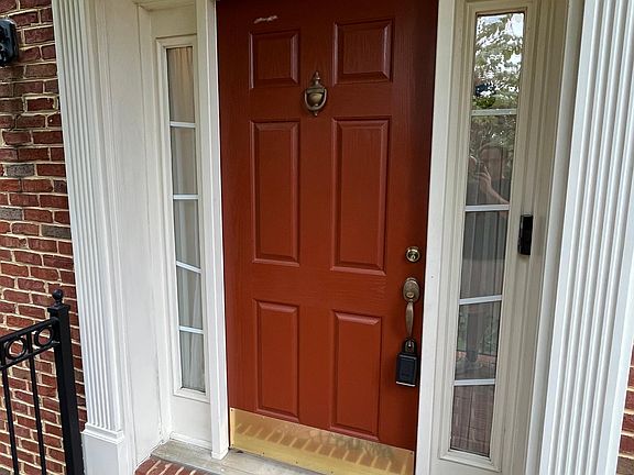 2nd image of 2962 Thompson Park Ln
