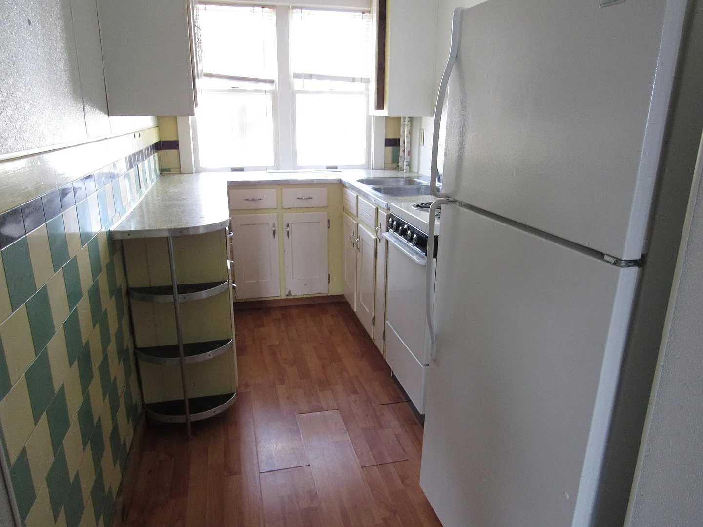 717 apt A-D School St. — Photo 3