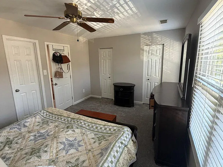111 Connery Ter SW — Photo 11