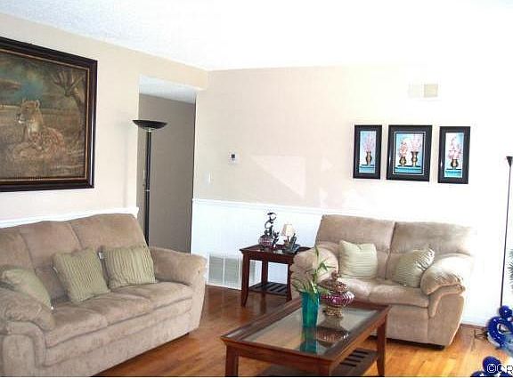 3rd image of 8858 Lansford St
