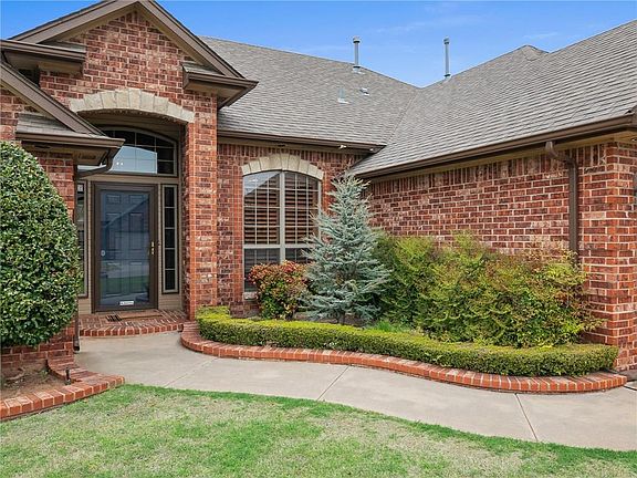 4th image of 1317 SW 126th Pl