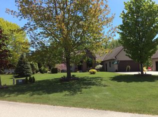 7890 Golf View Dr, Cheboygan, MI 49721