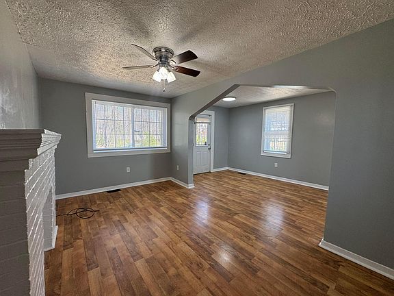 5th image of 2351 Brooklyn Rd