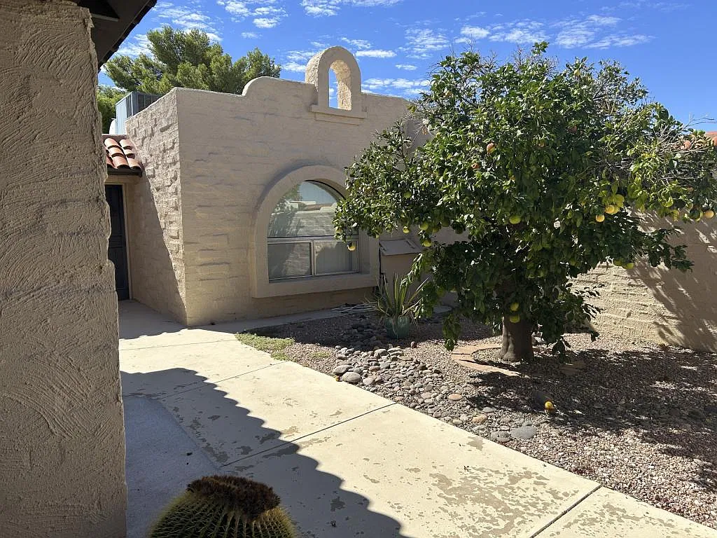719 W Placita Nueva — Photo 2