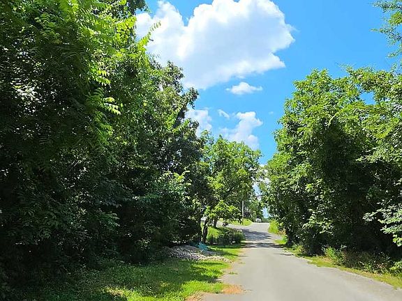4th image of 287 Wolfe Run Ln