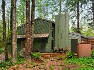 21224 E Crater Ct, Rhododendron, OR 97049