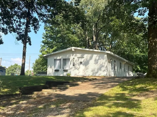 210 Cross St, Dowagiac, MI 49047