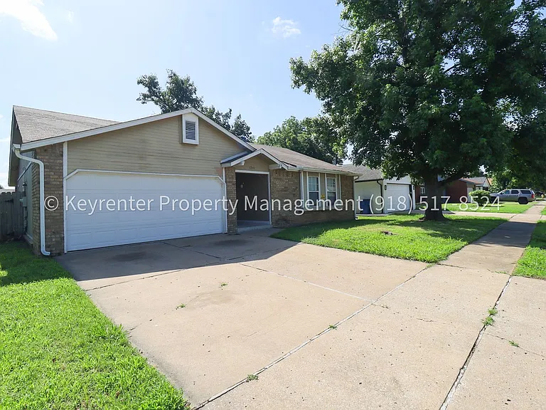 1541 S 137th East Ave — Photo 3
