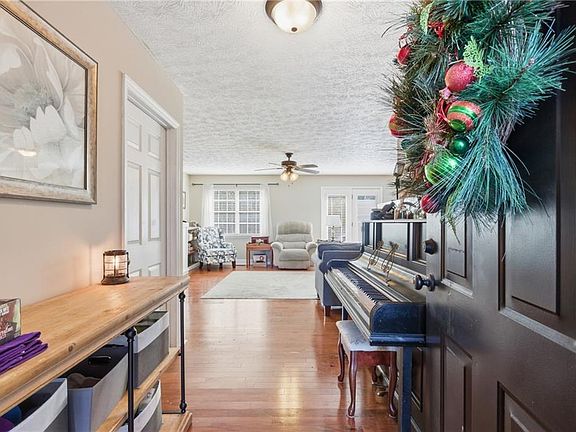 3rd image of 1000 Blair Rd