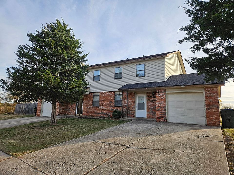 1st image of 1921 Crystal Cir