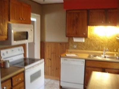 3rd image of 2737 Ferncliff Ave