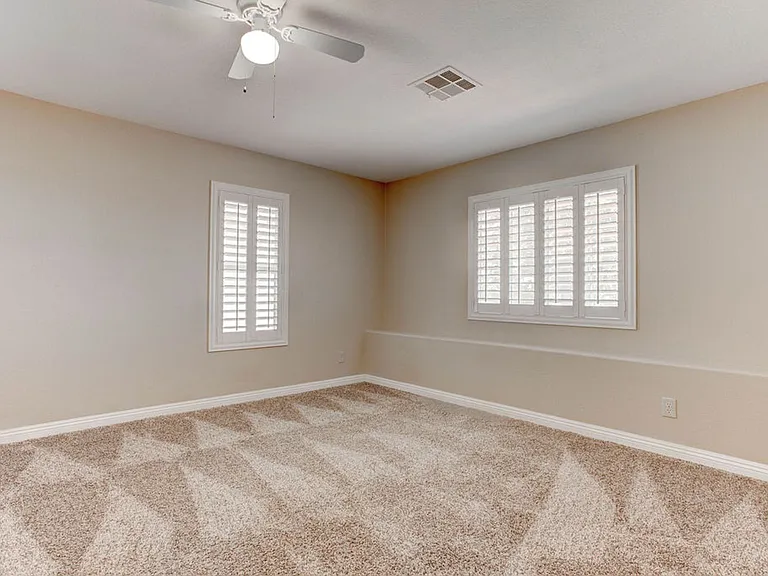 809 Royal Birch Ln — Photo 38
