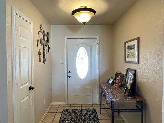 5th image of 4590 N Country Dr