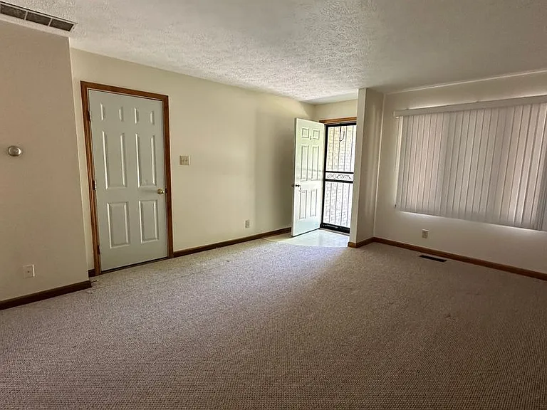 14315-14317 W Heather Ln — Photo 8