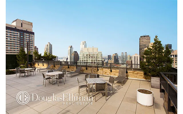 Sold by Douglas Elliman | media 32