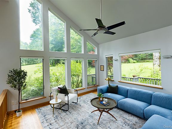 3rd image of 280 Elk Point Road