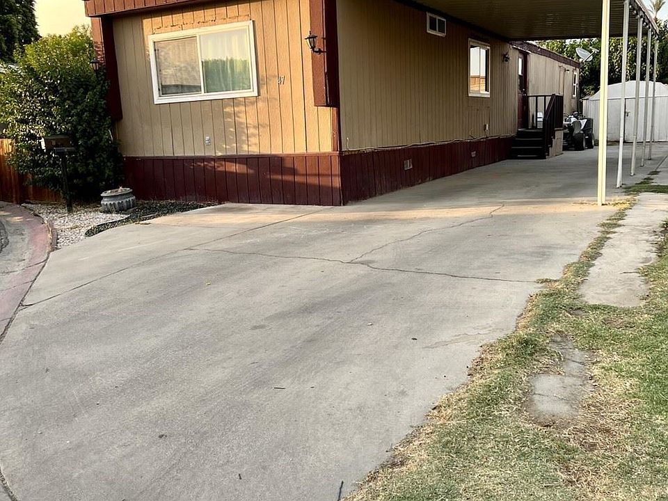1st image of 81351 Avenida Romero Space 46-47