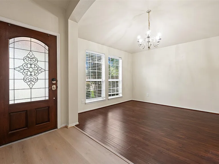 2822 Lakecrest Forest Dr — Photo 3