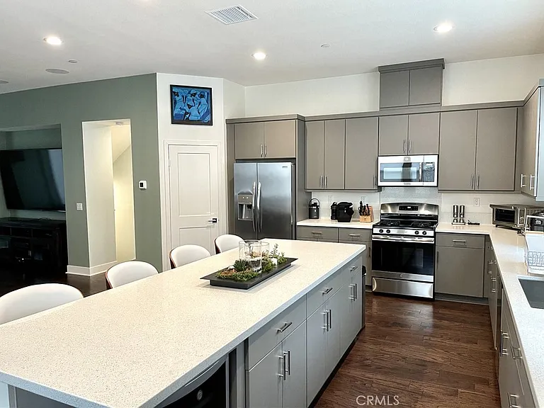 945 E Mason Ln #69 — Photo 7