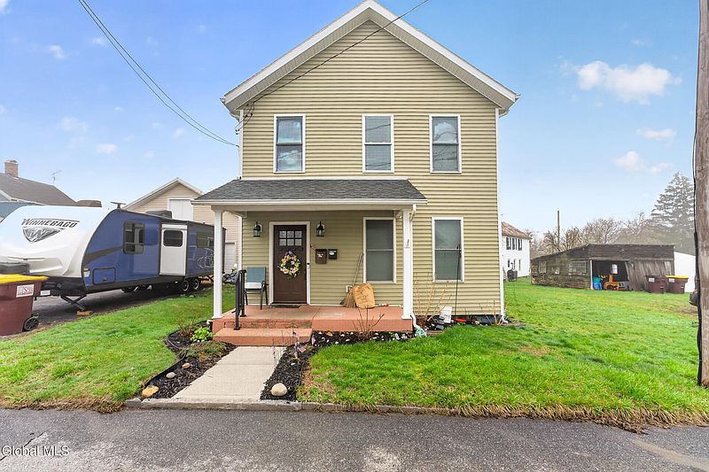 2nd image of 8 Elbow Street