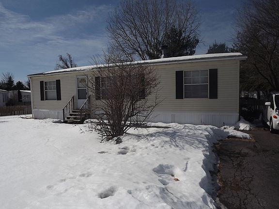 2nd image of 3 Parkside Dr
