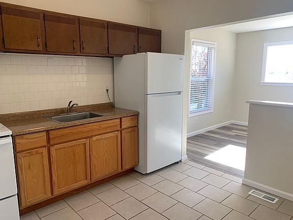 5th image of 810 Jefferson St #810