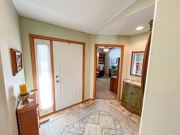 5th image of 1322 Laurel Ln