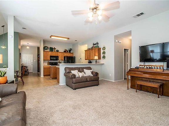 3rd image of 202 Hilltop Dr