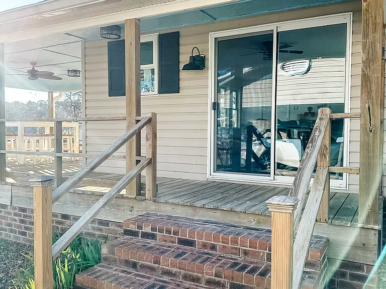 1221 Longpoint Rd — Photo 7