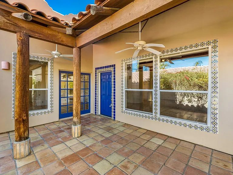 53180 Avenue Madero — Photo 30