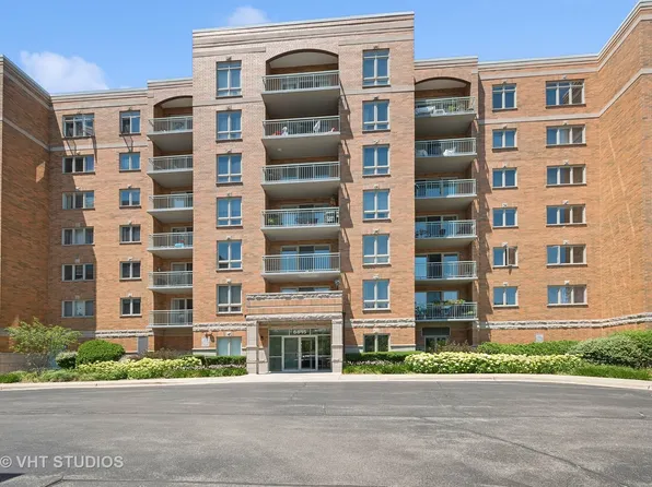 6815 N Milwaukee Ave APT 301, Niles, IL 60714